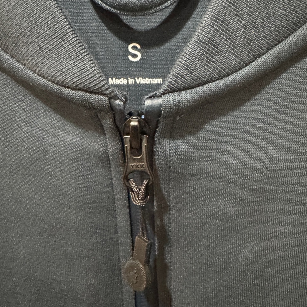 Men's Blue Apple Store Zip-Up Sweater NEW - Picture 2 of 7